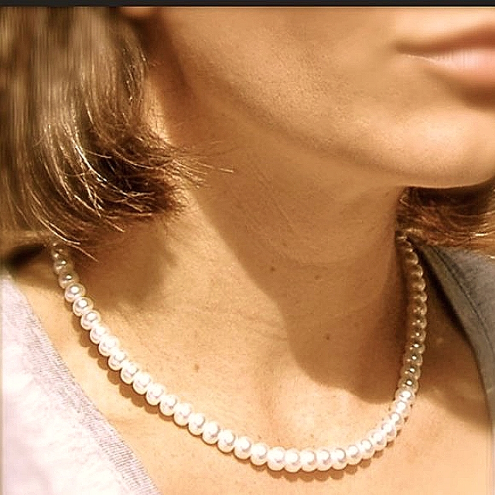 Vintage Faux Pearls Strand Necklace Hand-tied pearls Avante Garde Wedding‎ Party